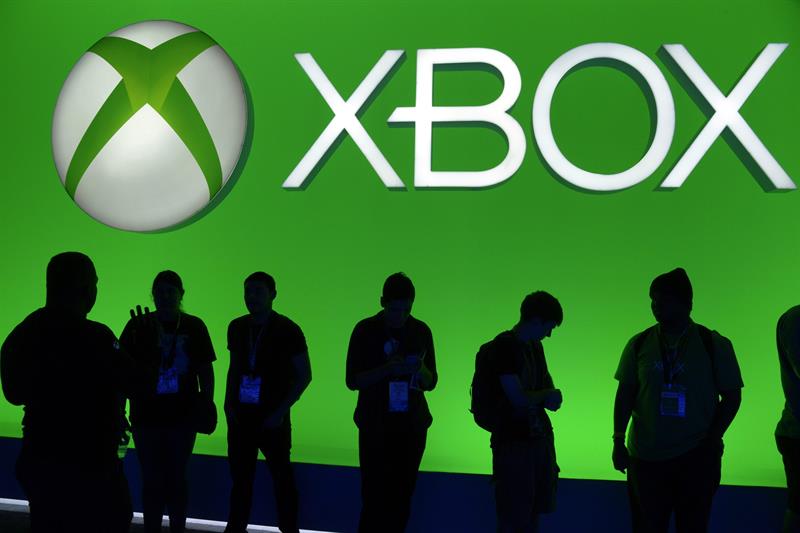  Microsoft trÃ¬nh bÃ y báº£ng Ä‘iá»u khiá»ƒn Xbox One X má»›i á»Ÿ Colombia